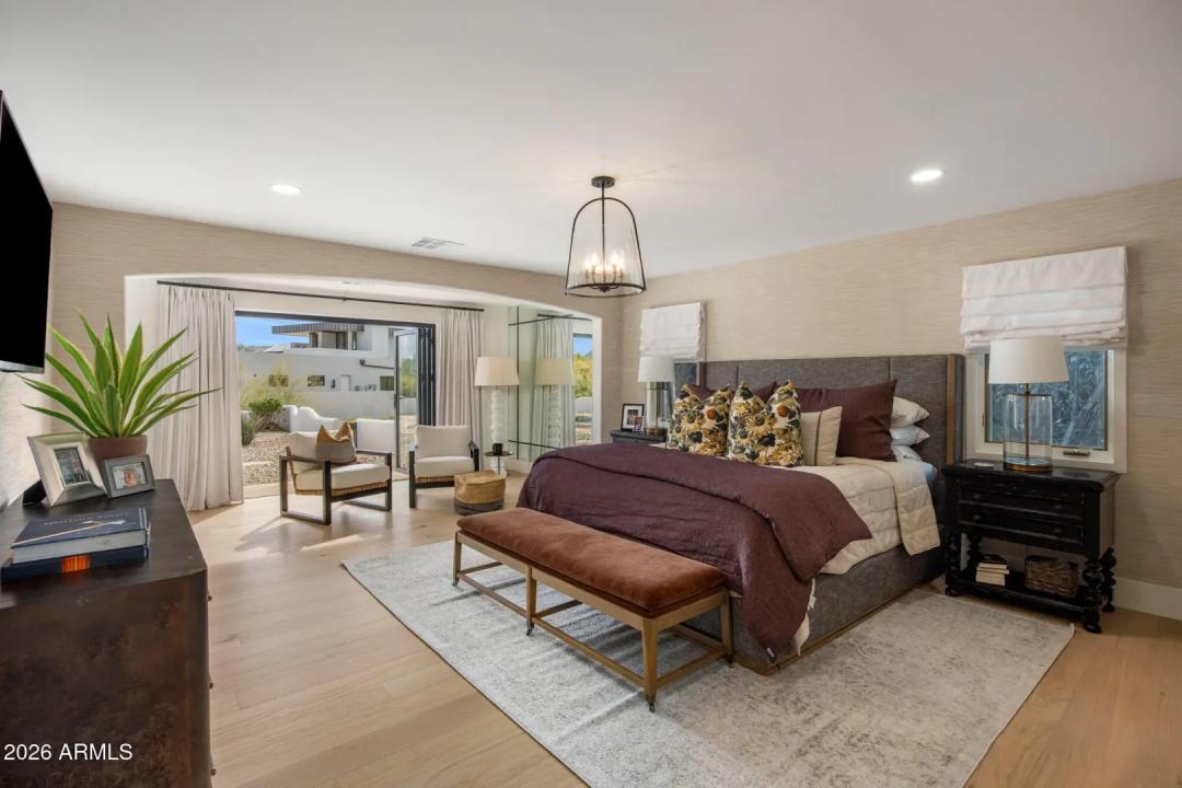 Real Estate Picture 16