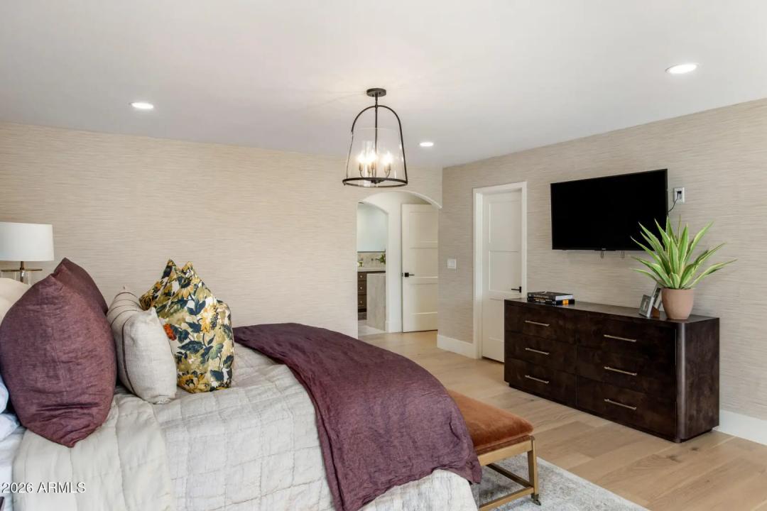 Real Estate Picture 17