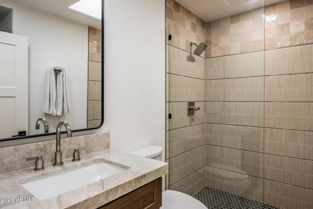 Real Estate Picture 25