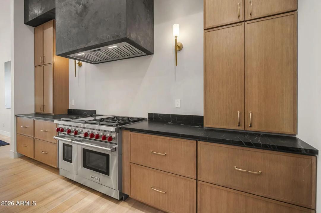 Real Estate Picture 6