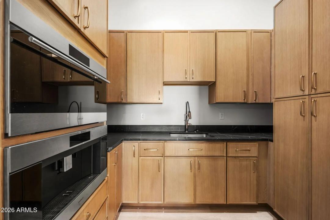 Real Estate Picture 9