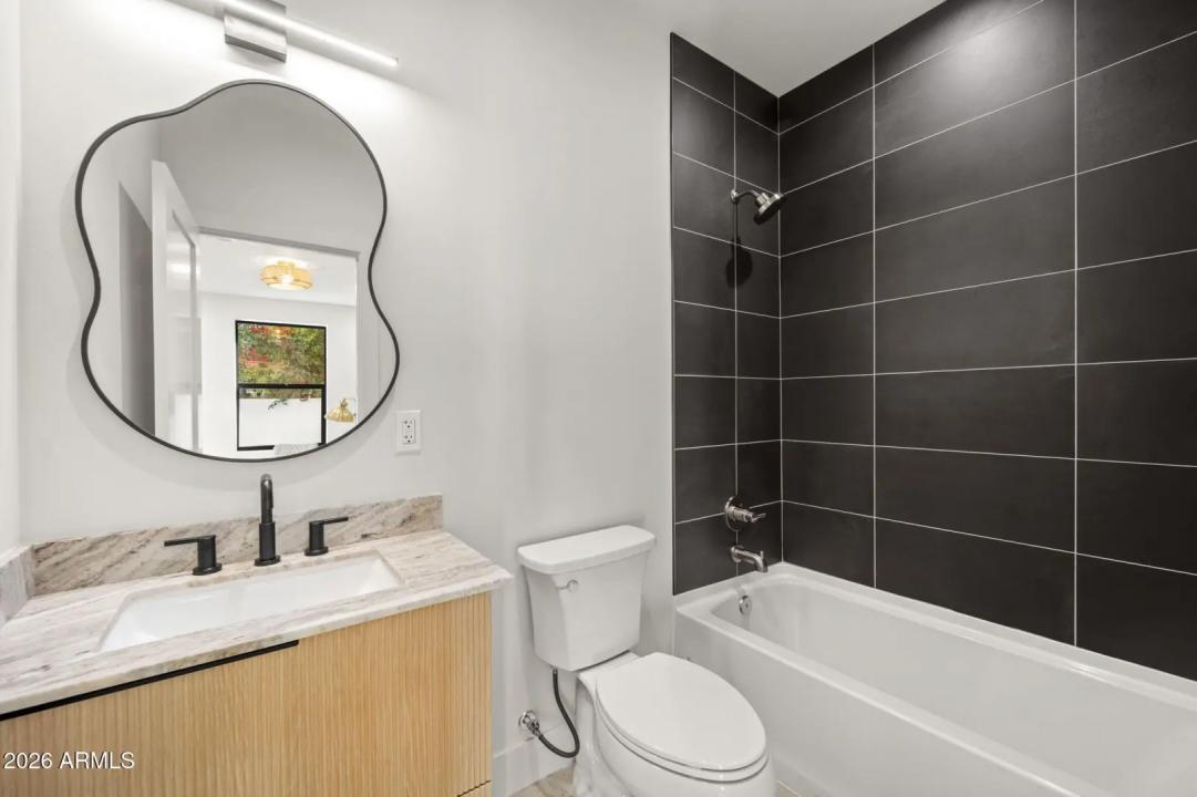 Real Estate Picture 29