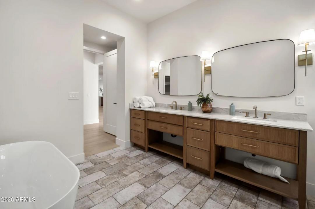 Real Estate Picture 19