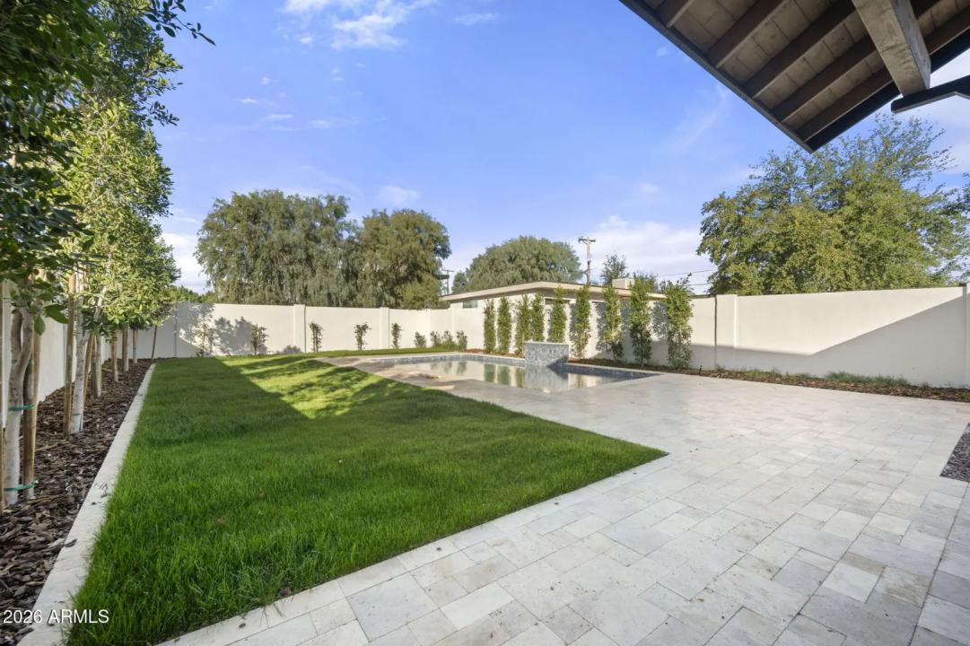 Real Estate Picture 33