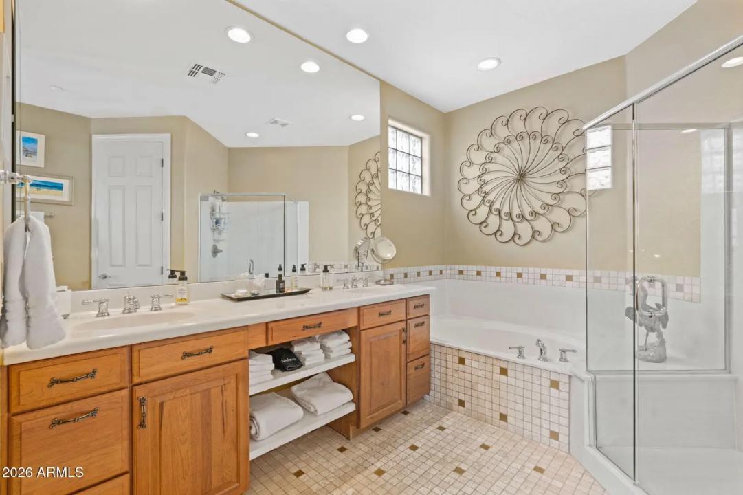 Real Estate Picture 11