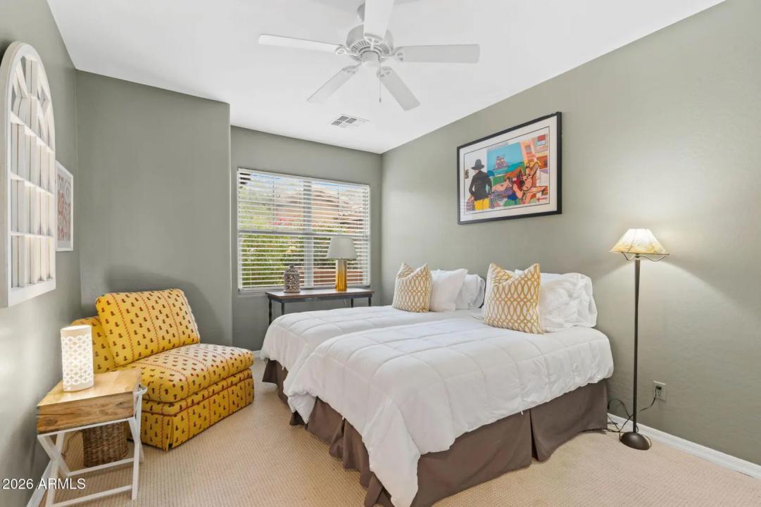 Real Estate Picture 12