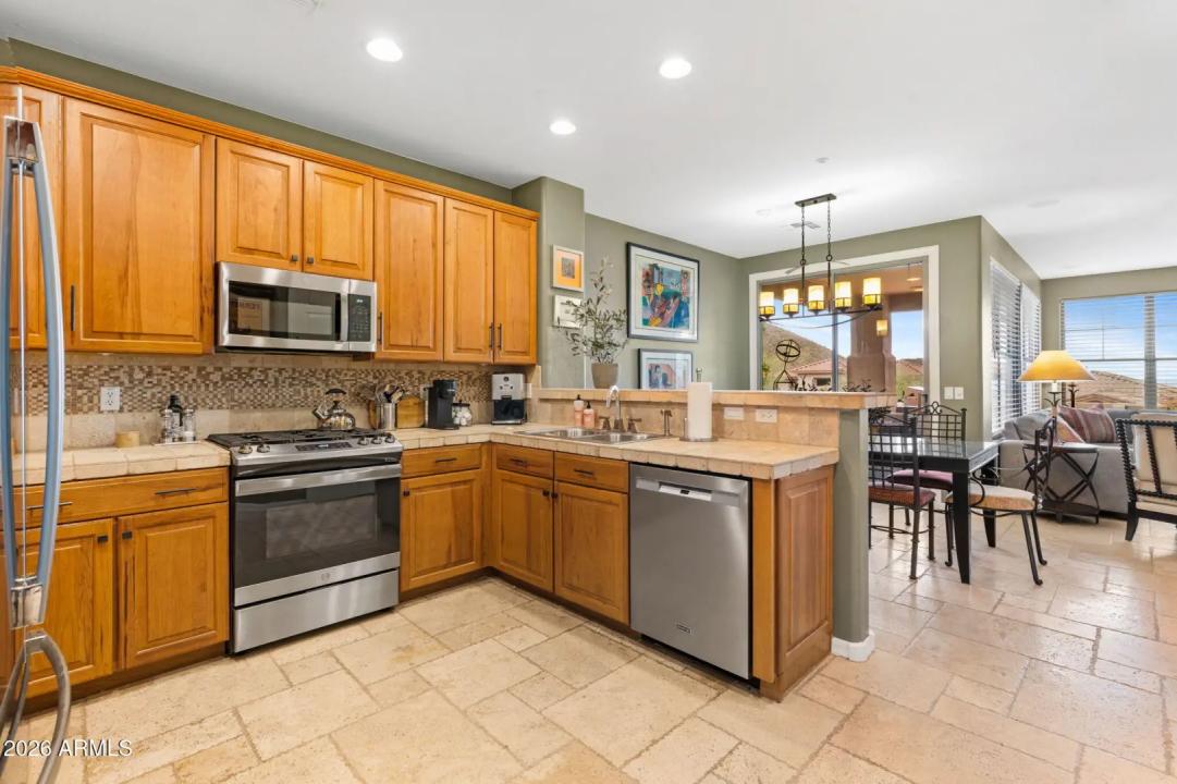 Real Estate Picture 8