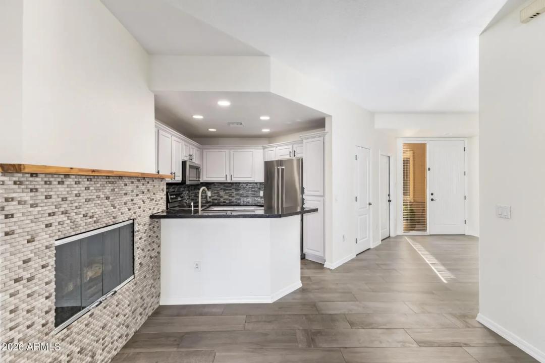 Real Estate Picture 6