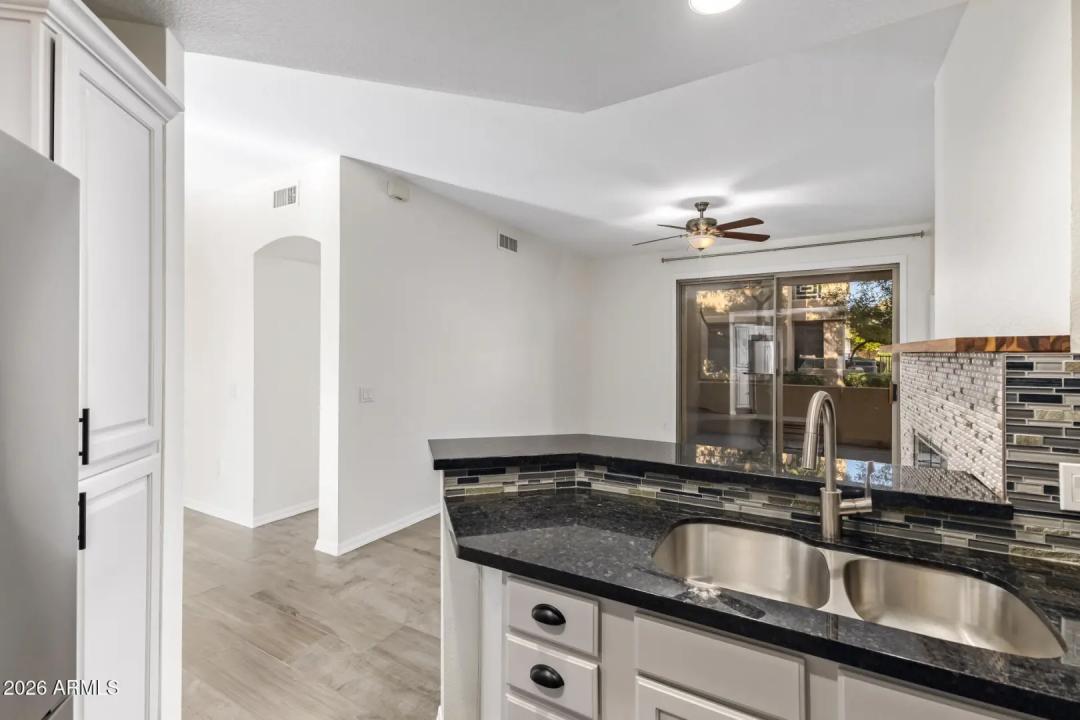 Real Estate Picture 9