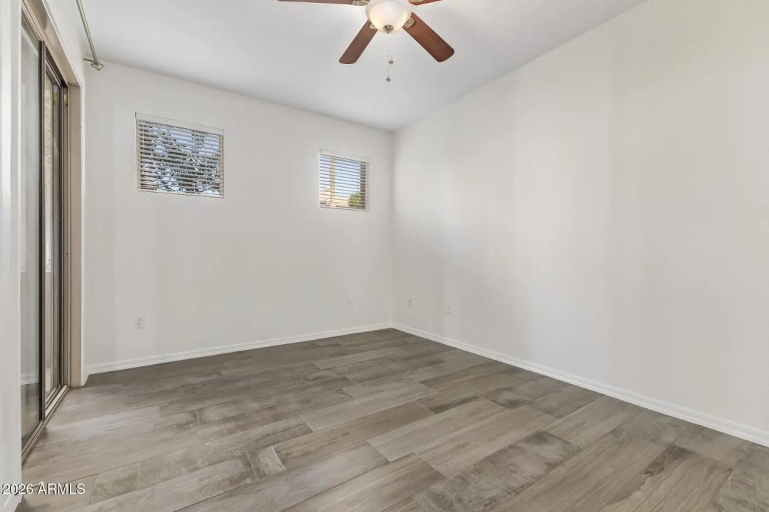 Real Estate Picture 14