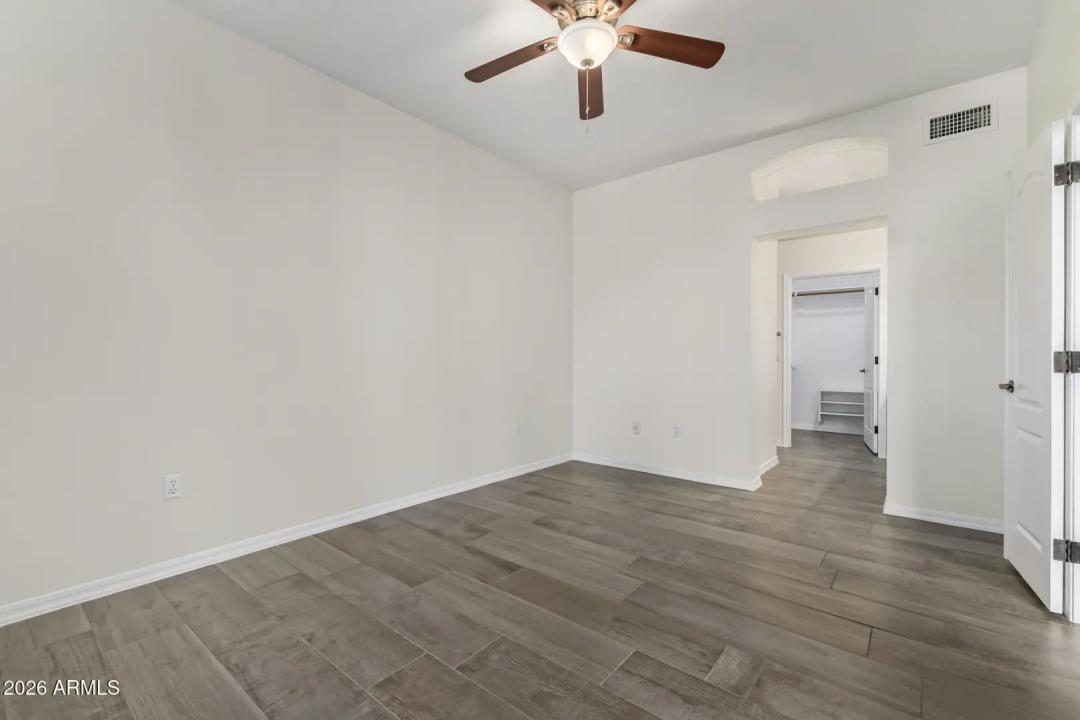 Real Estate Picture 16