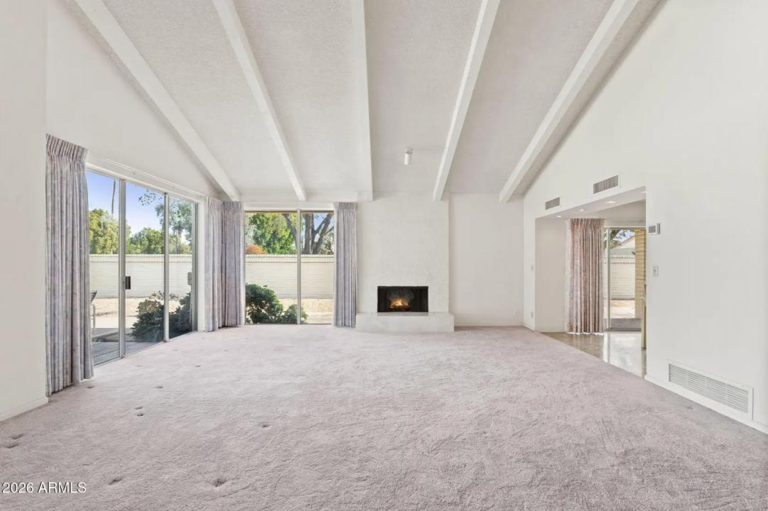 Real Estate Picture 6