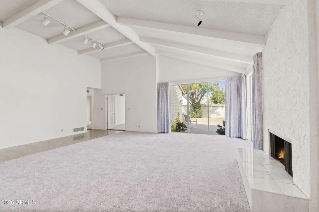 Real Estate Picture 7