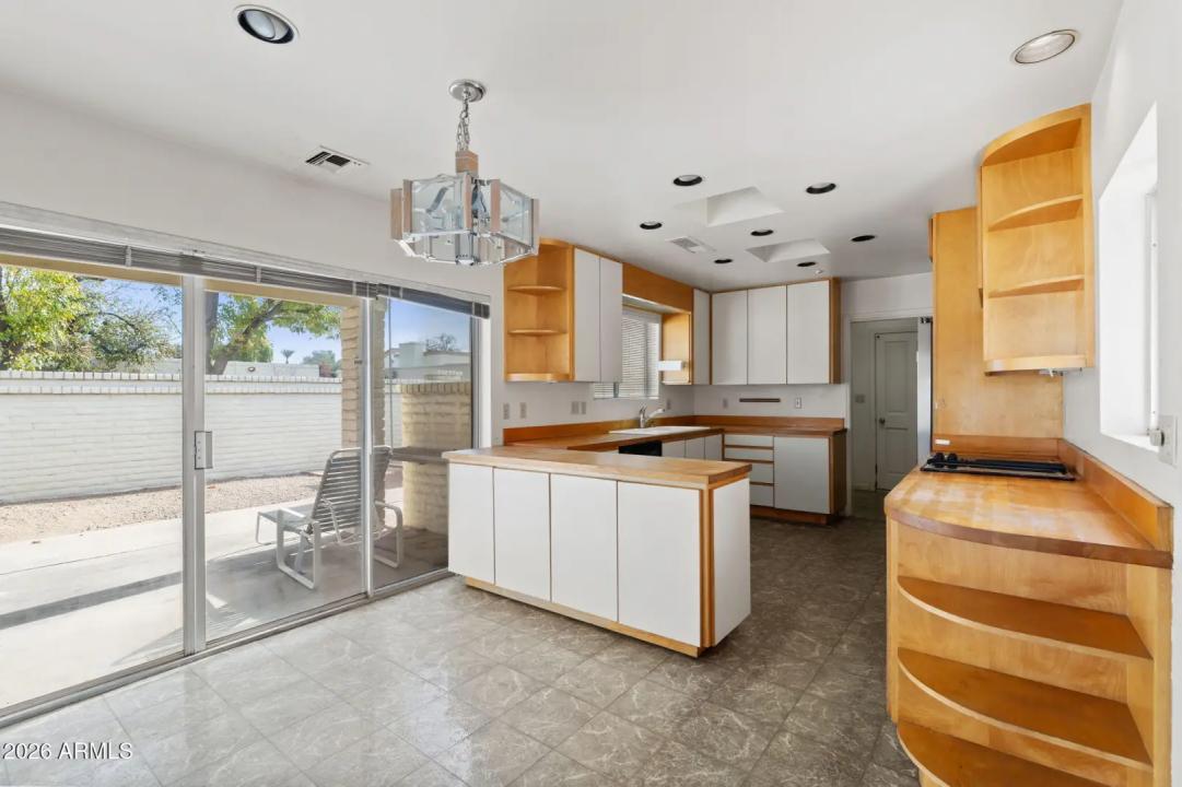 Real Estate Picture 10