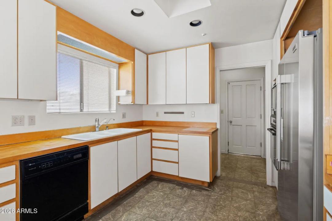 Real Estate Picture 13