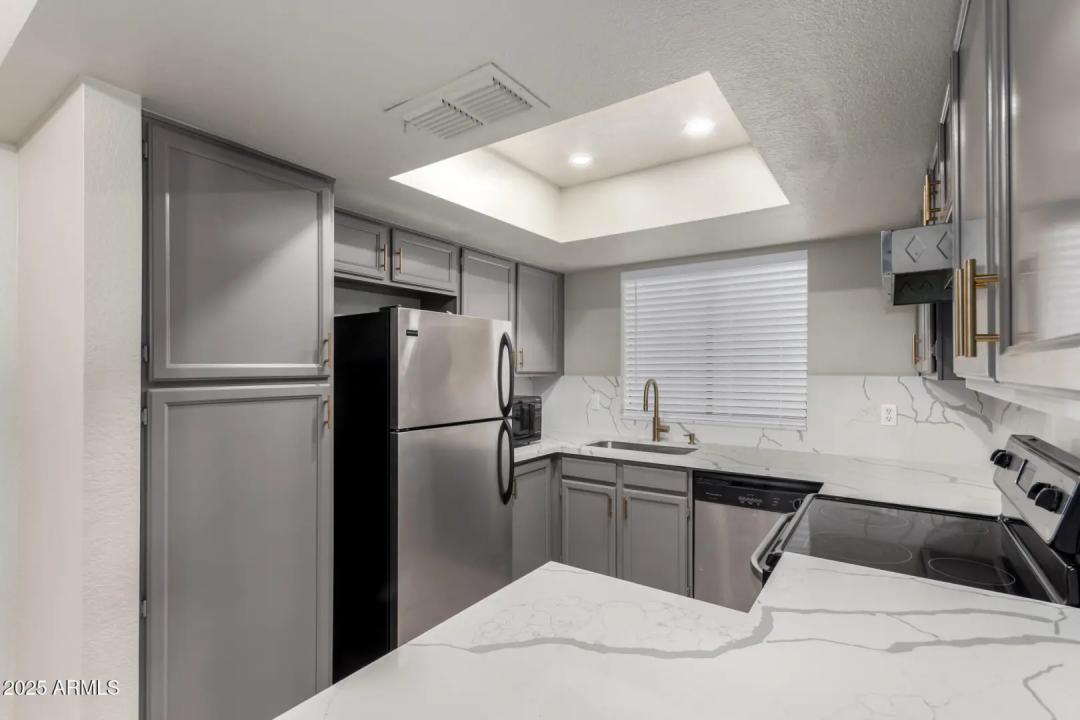 Real Estate Picture 6