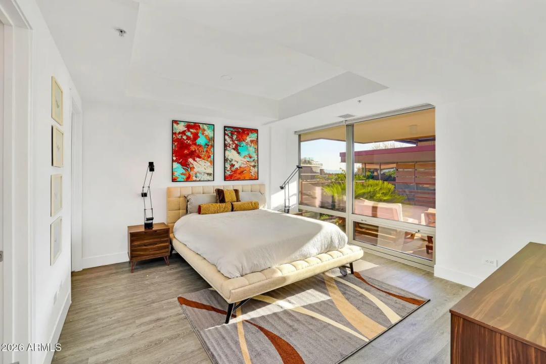 Real Estate Picture 24