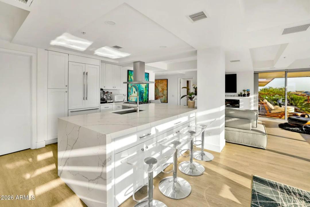 Real Estate Picture 14