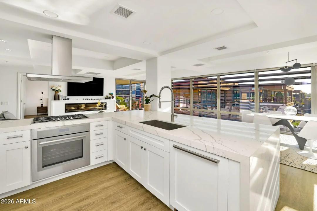 Real Estate Picture 16