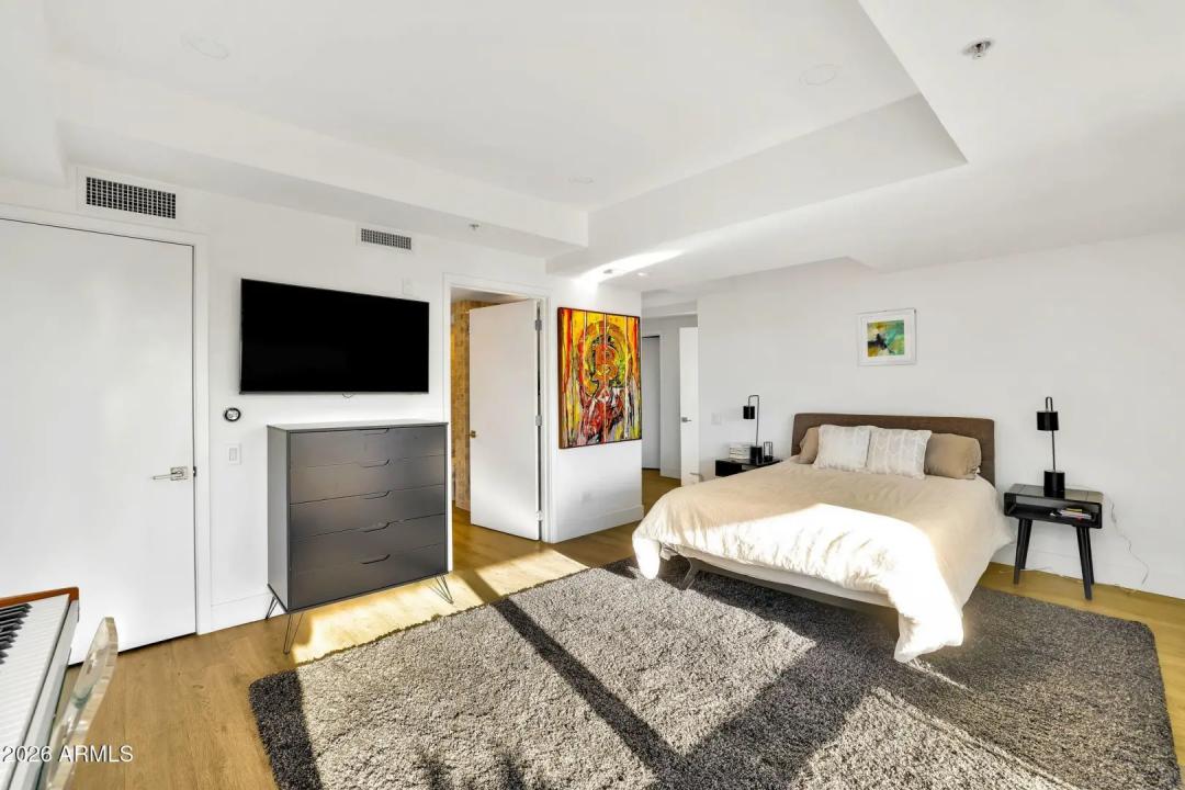 Real Estate Picture 22