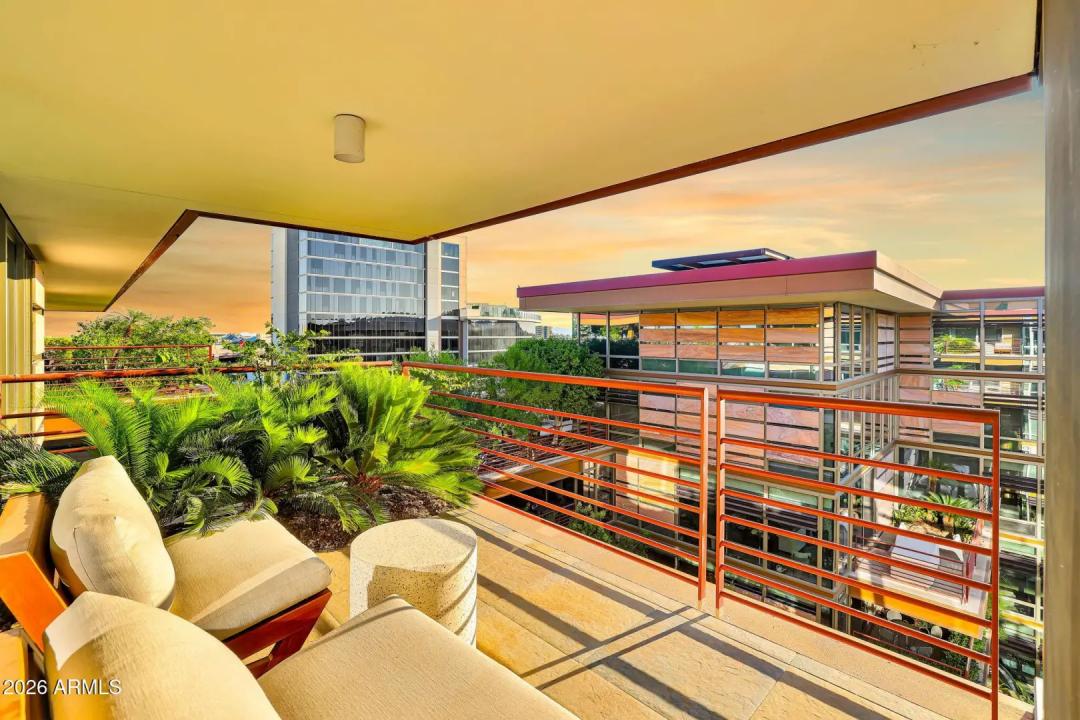 Real Estate Picture 12