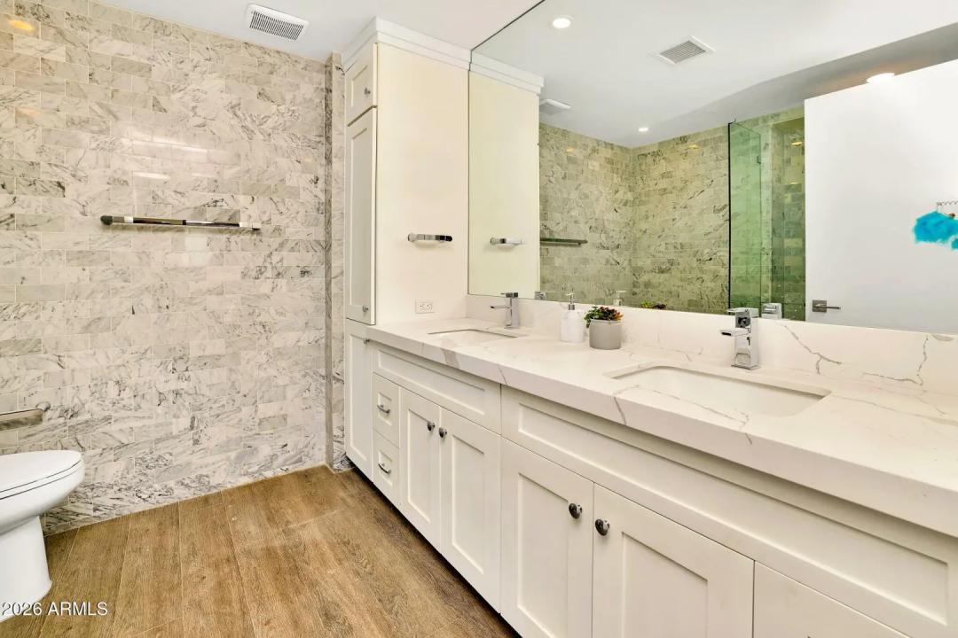 Real Estate Picture 25