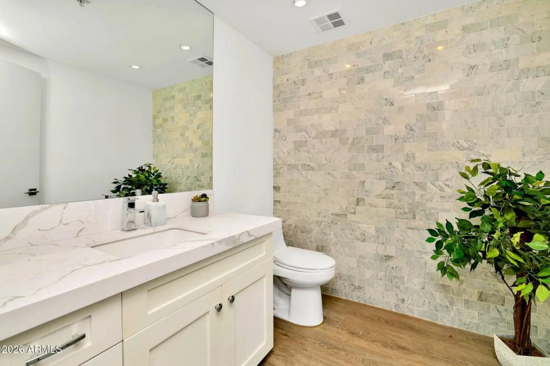 Real Estate Picture 29