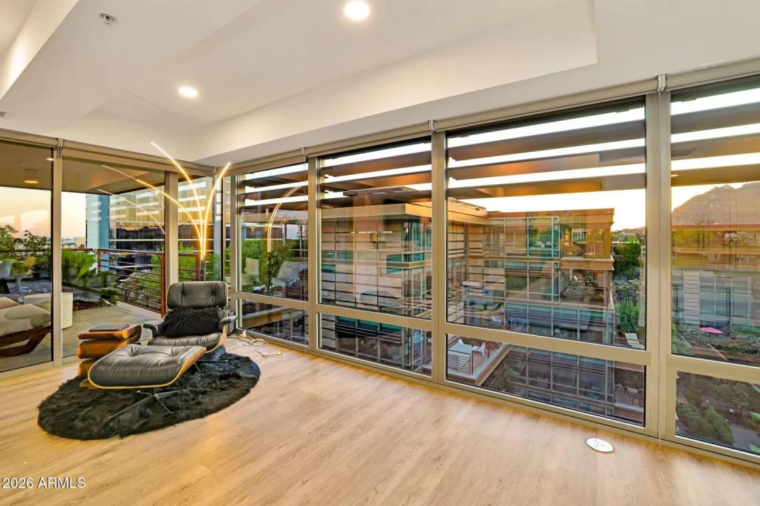 Real Estate Picture 6