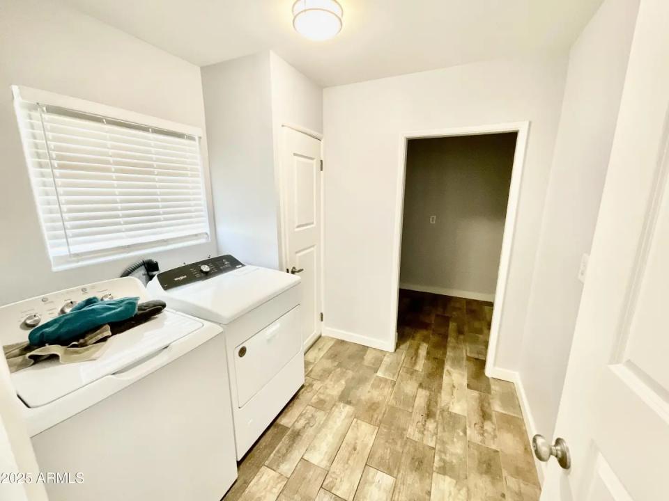 Real Estate Picture 9