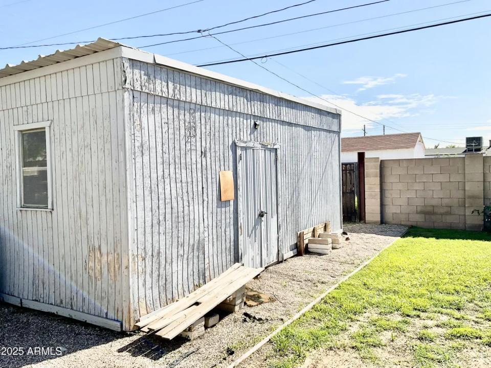 Real Estate Picture 19