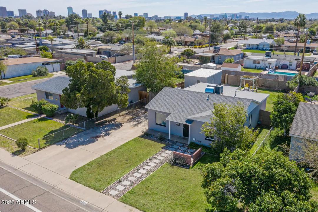 Real Estate Picture 22