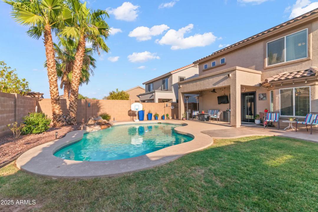 Real Estate Picture 6