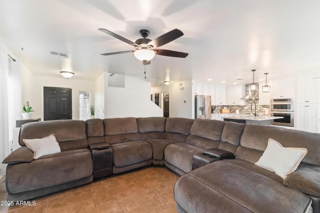 Real Estate Picture 10