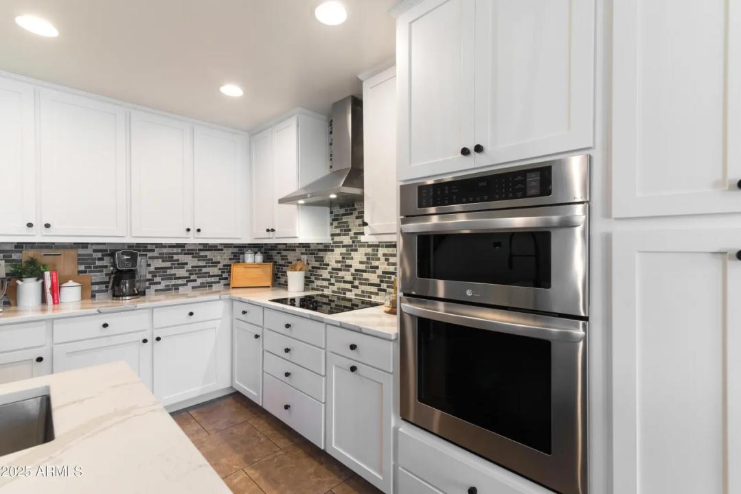 Real Estate Picture 14