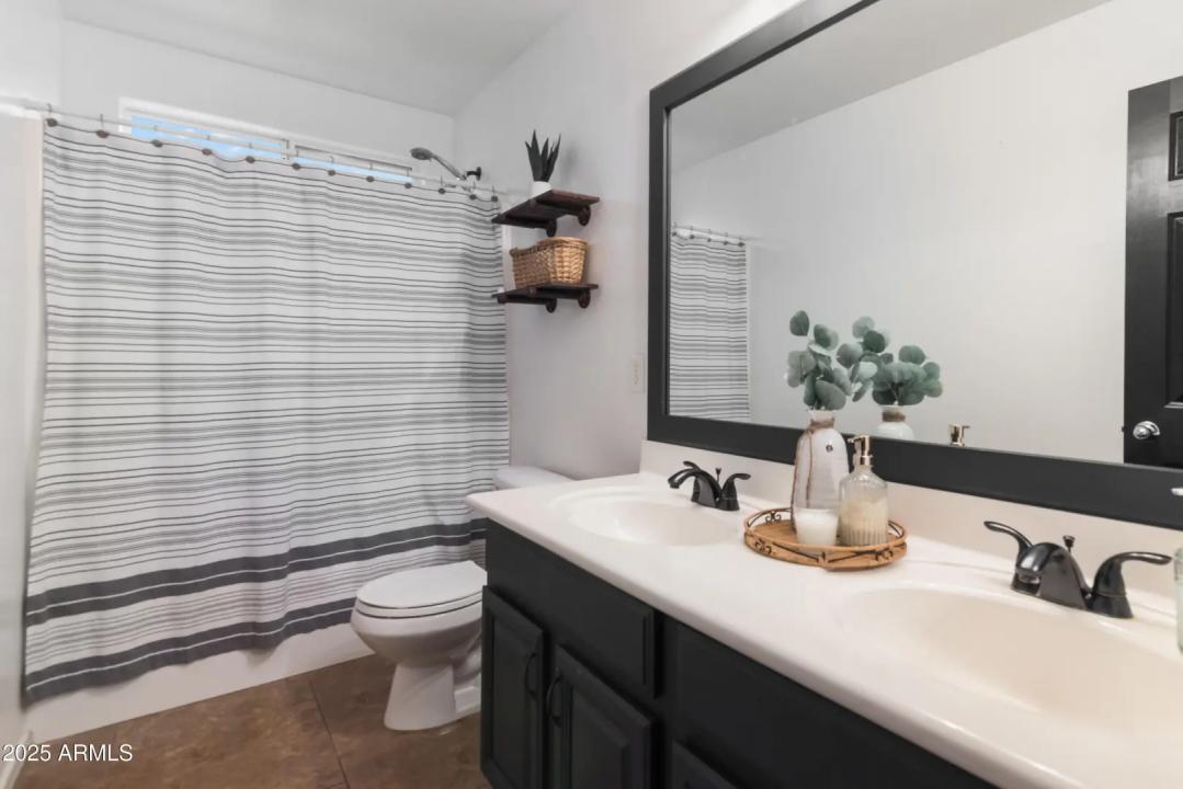 Real Estate Picture 16