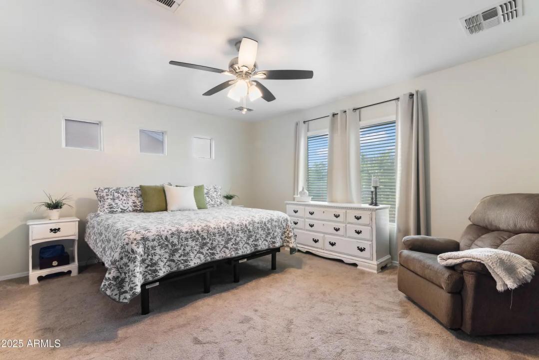 Real Estate Picture 22