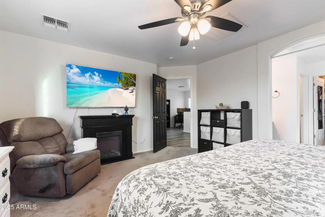 Real Estate Picture 24