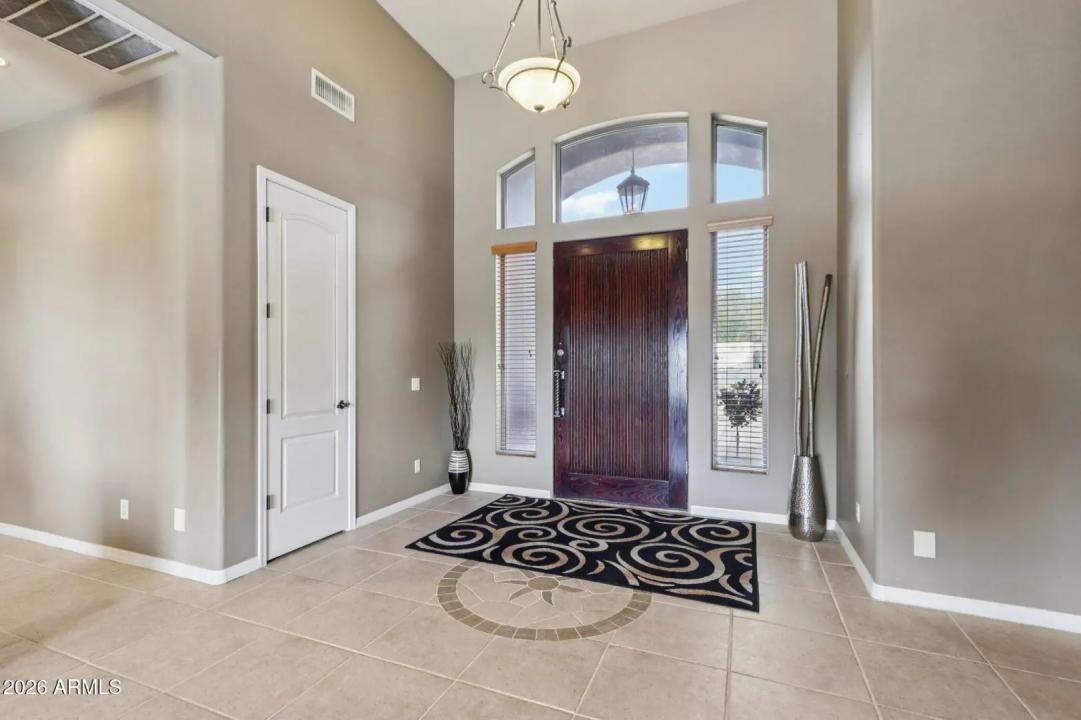 Real Estate Picture 5