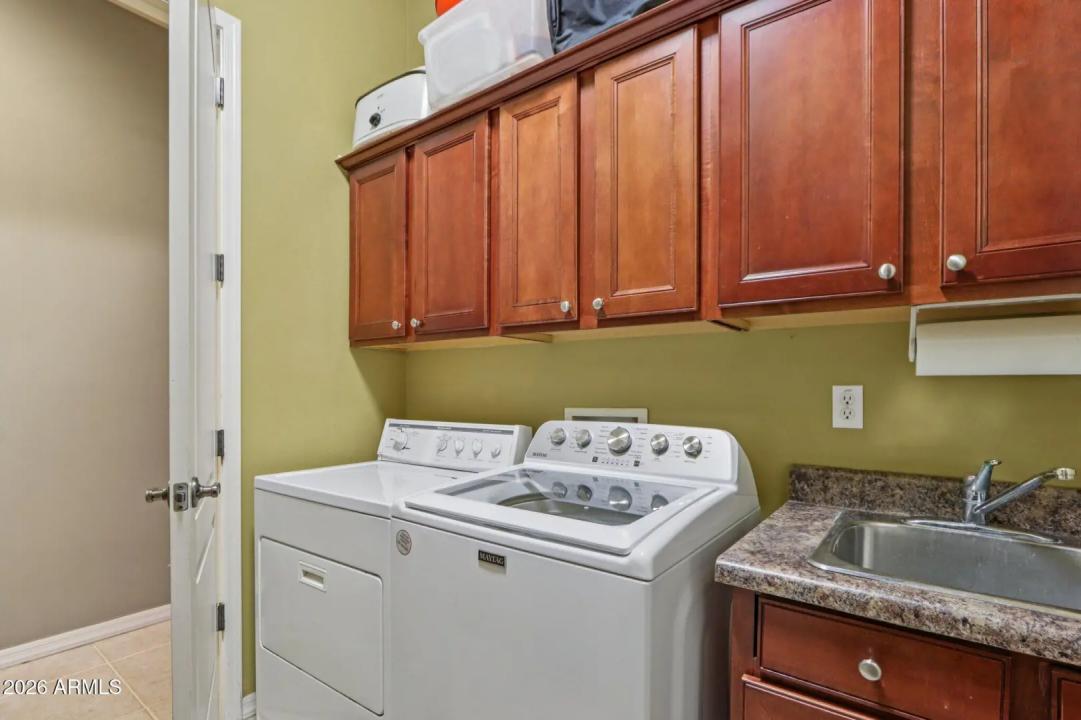 Real Estate Picture 33