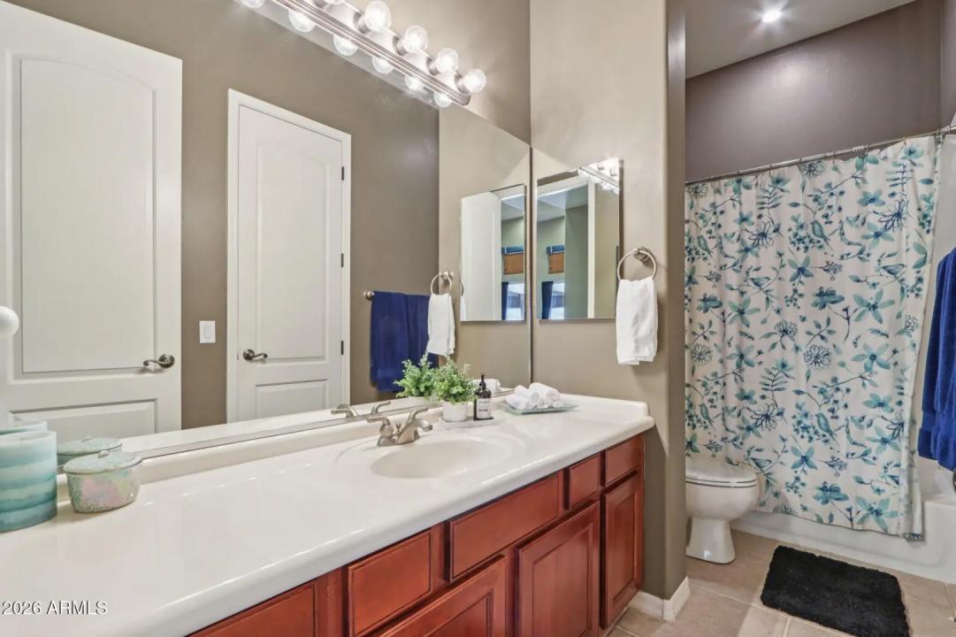 Real Estate Picture 19