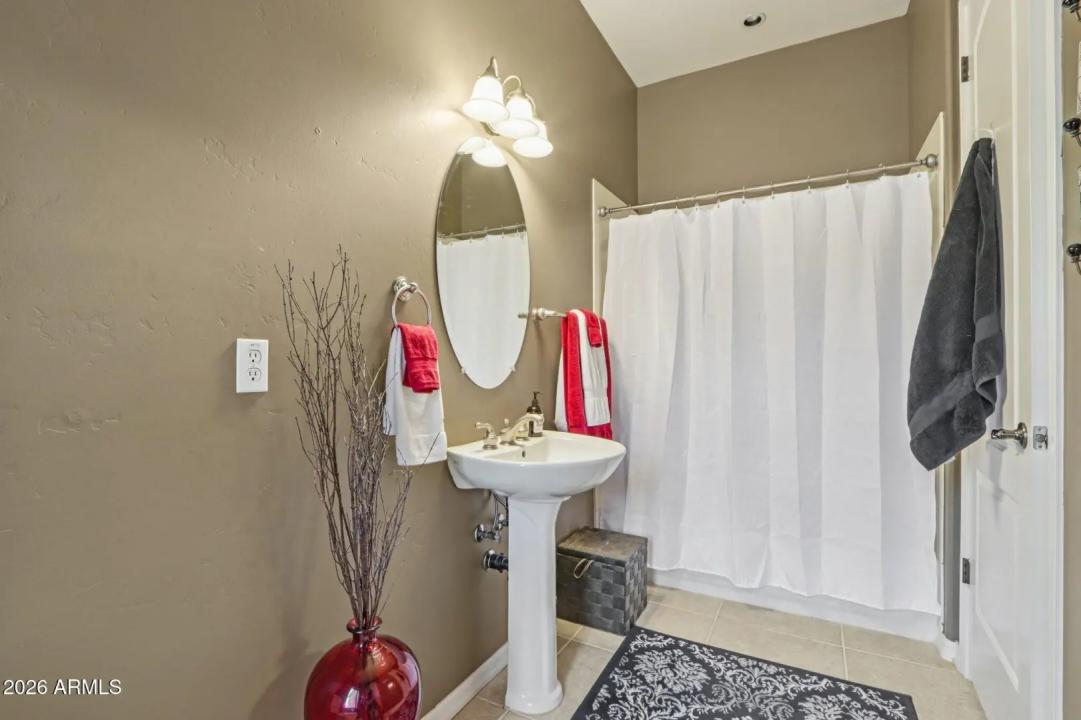 Real Estate Picture 32