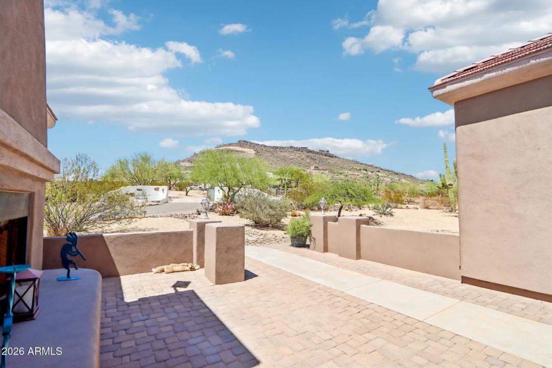 Real Estate Picture 5