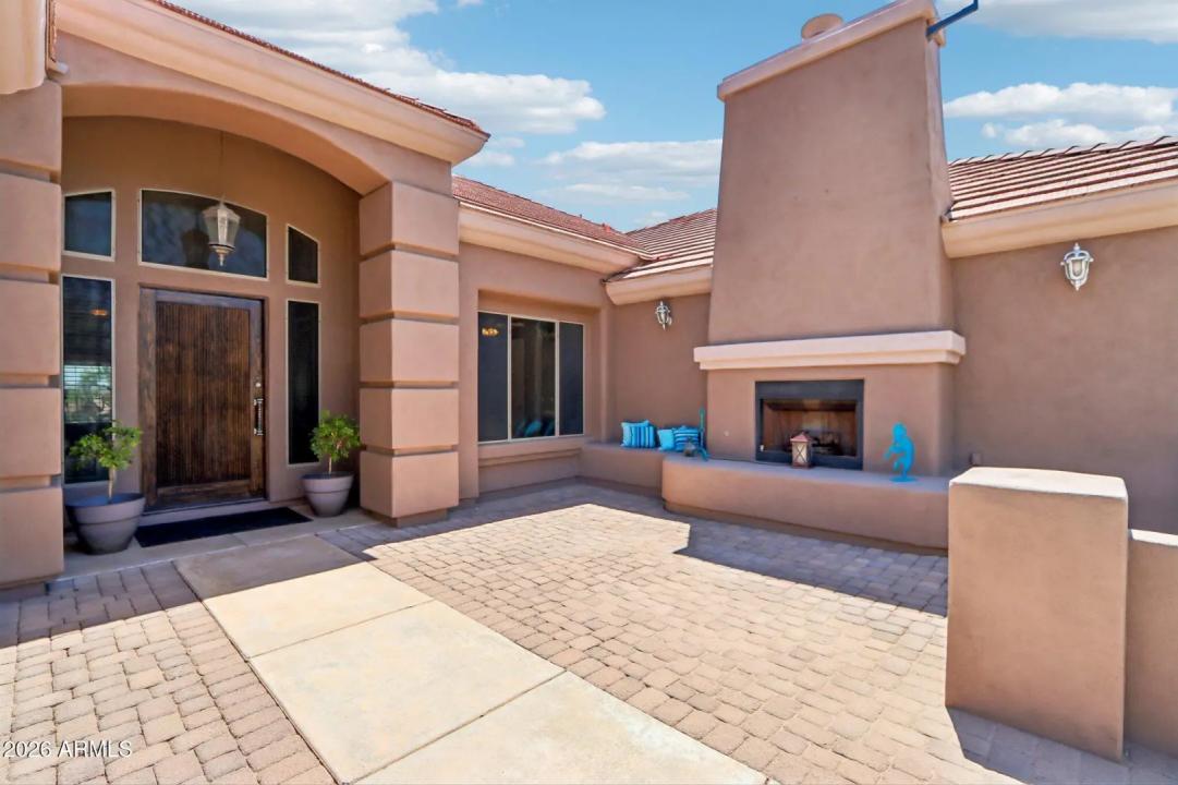 Real Estate Picture 4