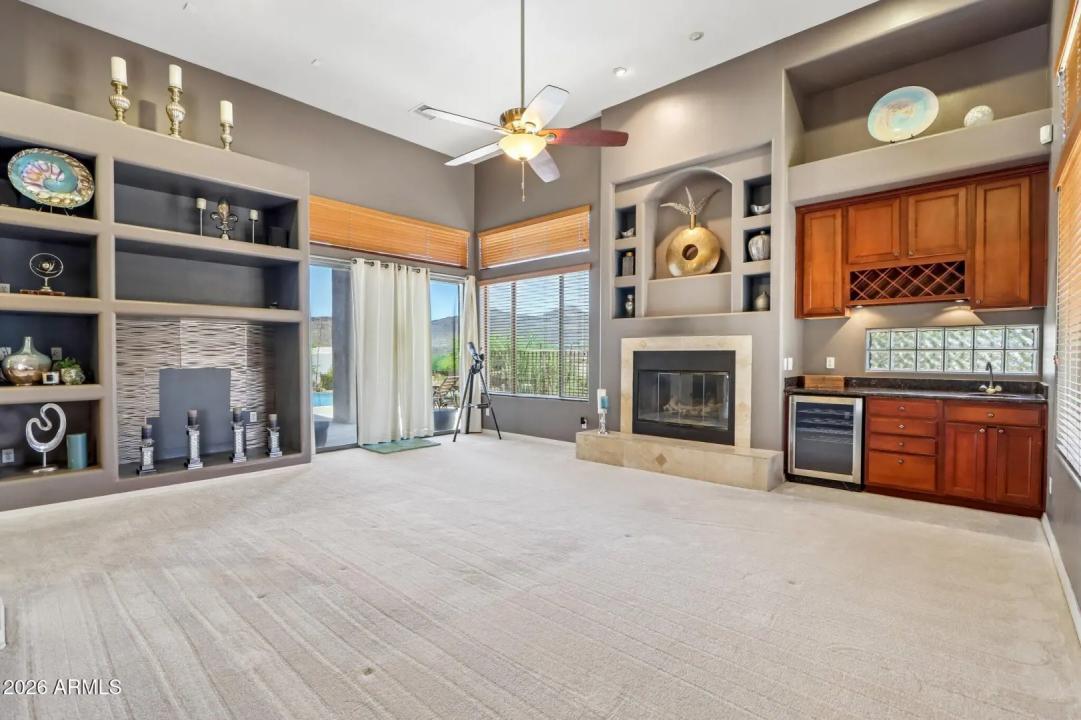 Real Estate Picture 16