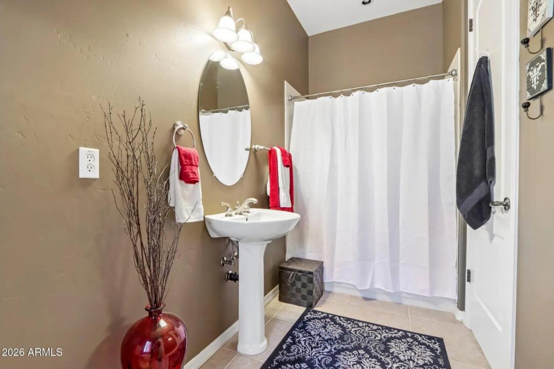 Real Estate Picture 23