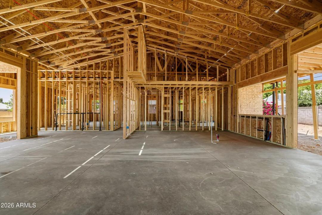 Real Estate Picture 11