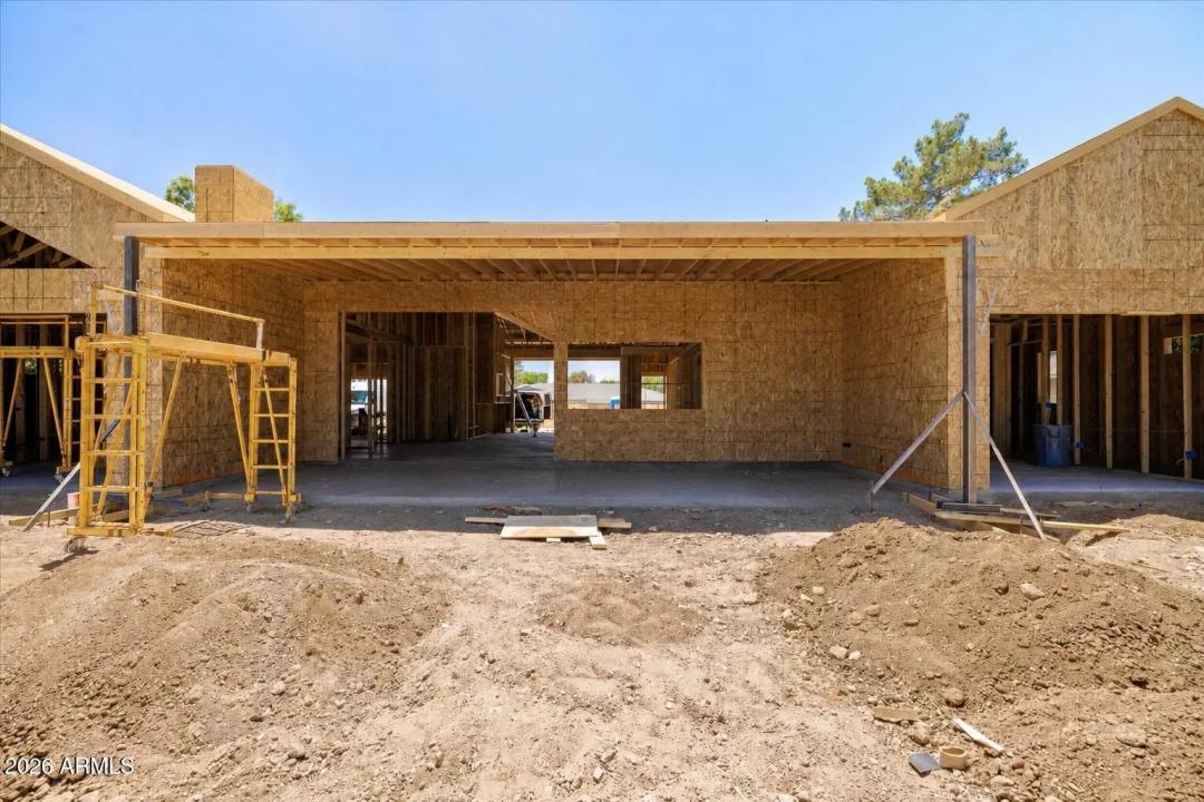 Real Estate Picture 5