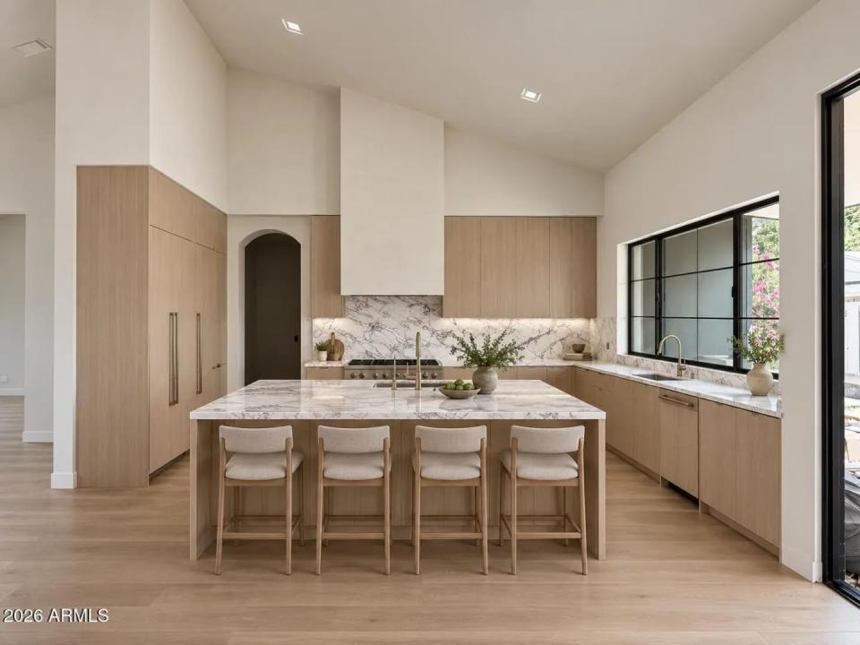 Real Estate Picture 5