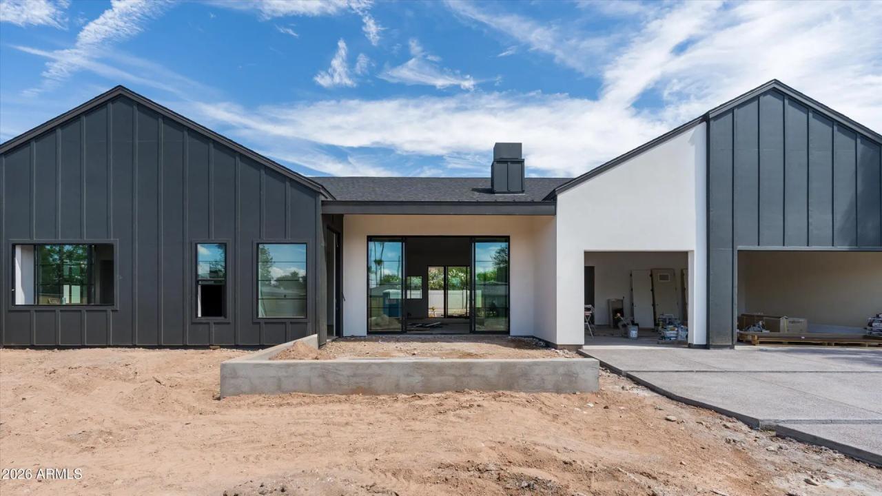 Real Estate Picture 4