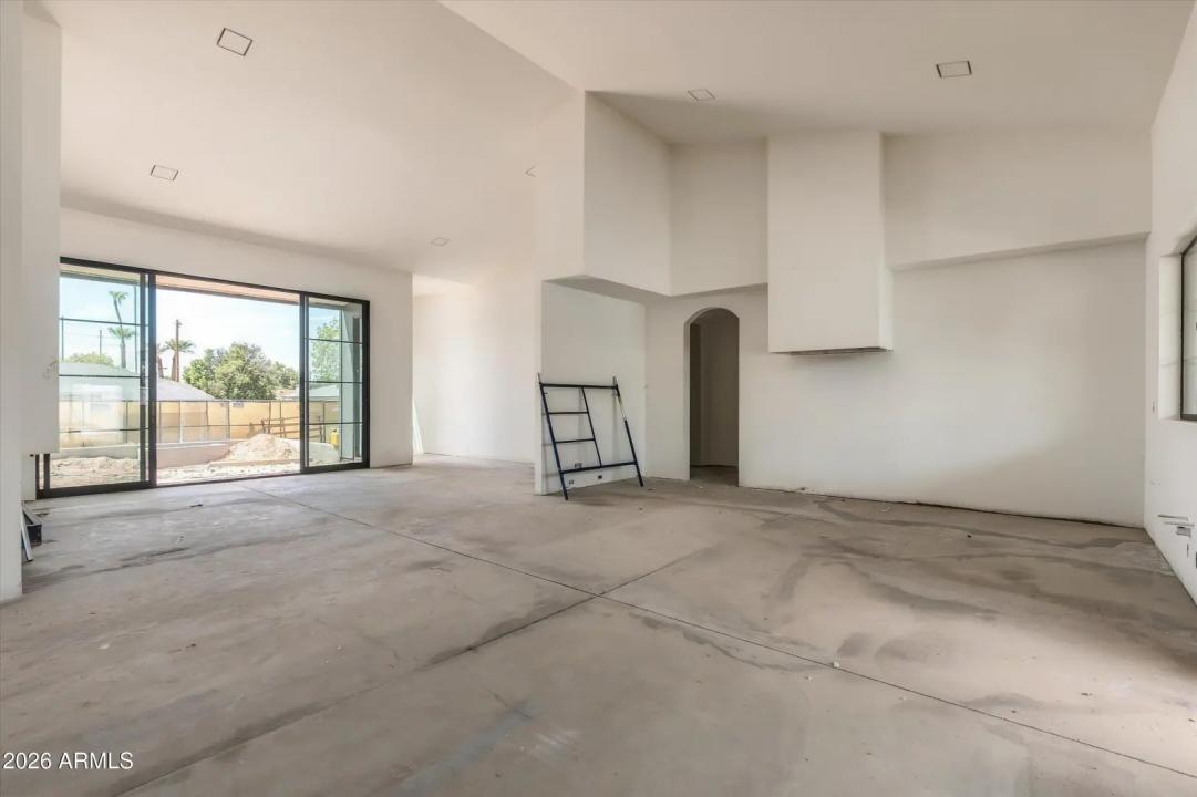 Real Estate Picture 7